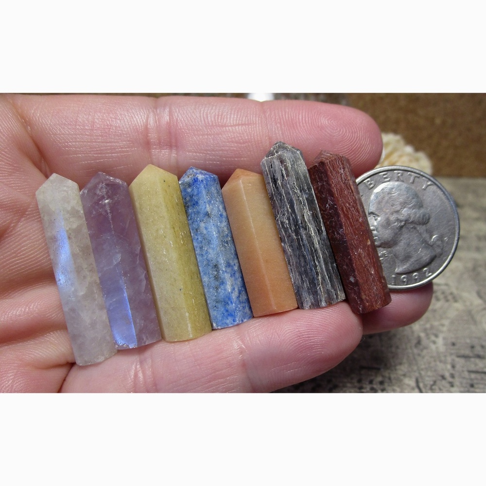 7 Piece Chakra Gemstone Mini Point Set with Bag - Picture 3 of 4